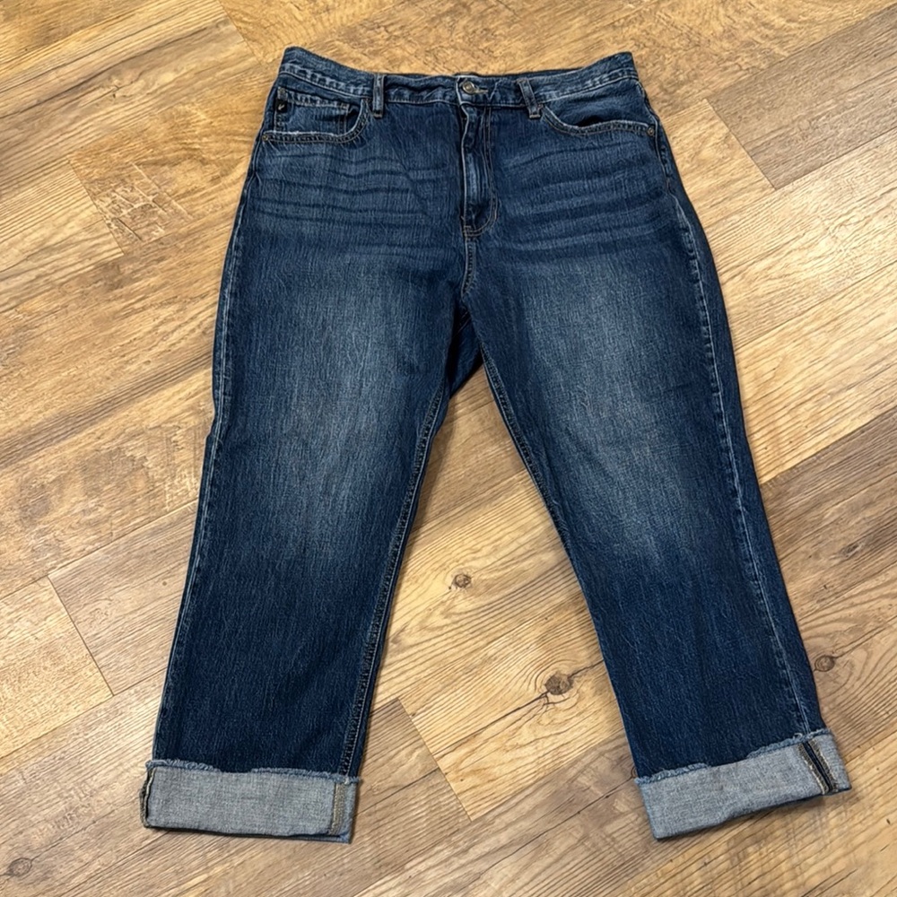 KanCan Indigo Rolled Hem Capris